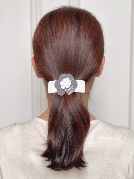Paris Mode - Camellia Medium Hair Clip
