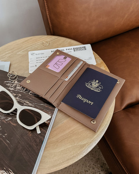 LouenHide - Venice Passport Holder
