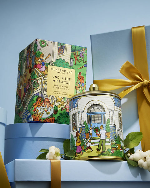 GLASSHOUSE - UNDER THE MISTLETOE CANDLE 380G