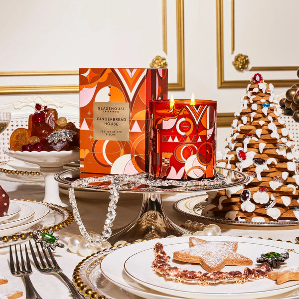 GLASSHOUSE - GINGERBREAD HOUSE CANDLE 380G