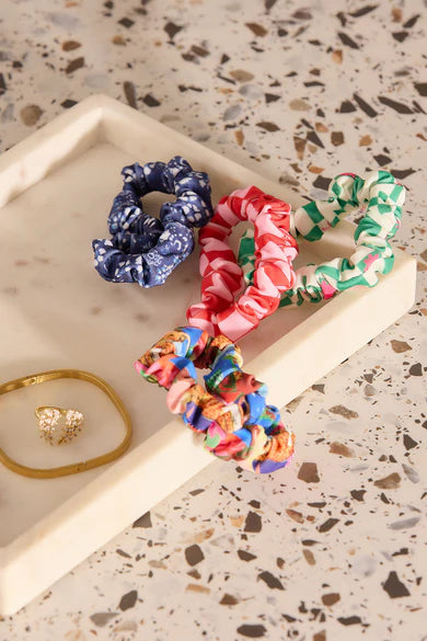 LOUVELLE - Printed Scrunchies - Blue/Red