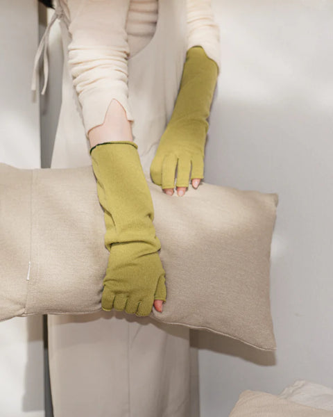 NISHIGUCHI KUTSUSHITA - Teni Merino Wool Hand Gloves