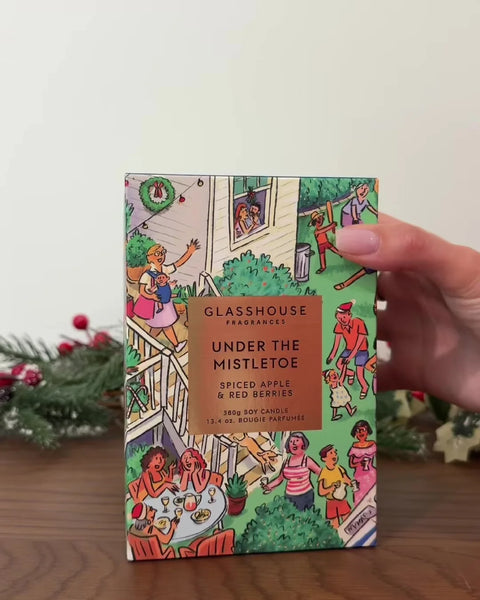 GLASSHOUSE - UNDER THE MISTLETOE CANDLE 380G